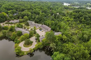 605 Watersedge Dr, Ann Arbor, MI 48105 - Photo 2