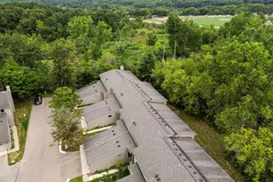 605 Watersedge Dr, Ann Arbor, MI 48105 - Photo 38