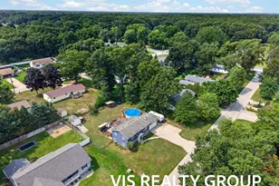 531 E Chadwick Dr, Muskegon, MI 49445 - Photo 52