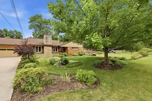 1110 Dwillard Dr, Kalamazoo, MI 49048 - Photo 2