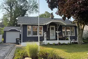 484 Upton Dr, Saint Joseph, MI 49085 - Photo 2