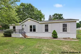 370 W Brooks St, Newaygo, MI 49337 - Photo 1