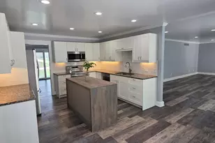5310 Hauser Way, West Bloomfield, MI 48323 - Photo 4