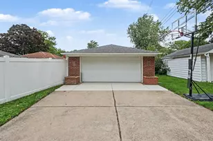 2995 Anna Ct, Trenton, MI 48183 - Photo 26