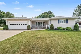 557 Broad Ave, Manistee, MI 49660 - Photo 2
