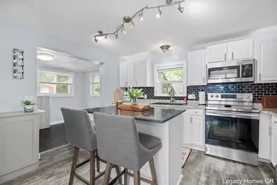 1042 Patton Avenue NW, Grand Rapids, MI 49504 - Photo 14