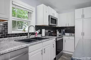 1042 Patton Ave NW, Grand Rapids, MI 49504 - Photo 16