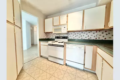 2203 S Huron Parkway S #4, Ann Arbor, MI 48104 - Photo 8