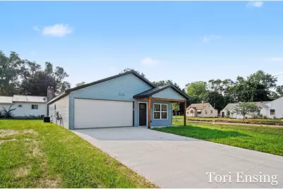 725 N Burgess Street, Greenville, MI 48838 - Photo 2