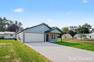 725 N Burgess St, Greenville, MI 48838 - Photo 2