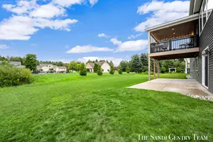 36 W Farr Rd, Norton Shores, MI 49444 - Photo 4