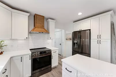 36 W Farr Road, Norton Shores, MI 49444 - Photo 12