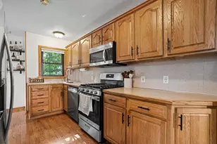 912 Wendover Blvd, Norton Shores, MI 49441 - Photo 4