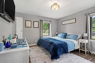 912 Wendover Blvd, Norton Shores, MI 49441 - Photo 8
