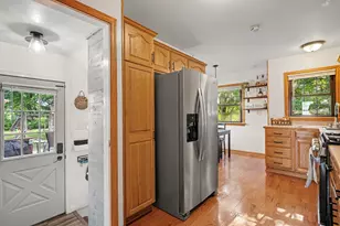 912 Wendover Blvd, Norton Shores, MI 49441 - Photo 6