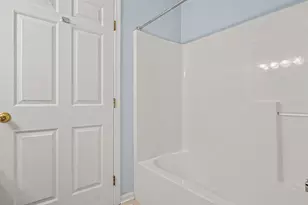 2654 S Knightsbridge Cir, Ann Arbor, MI 48105 - Photo 18