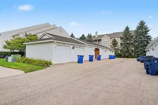2654 S Knightsbridge Cir, Ann Arbor, MI 48105 - Photo 20