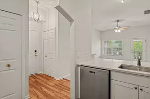 2654 S Knightsbridge Cir, Ann Arbor, MI 48105 - Photo 2