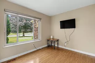 6021 Fairbrook Dr, West Bloomfield, MI 48322 - Photo 14