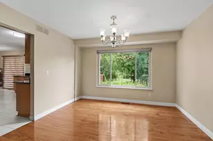 6021 Fairbrook Dr, West Bloomfield, MI 48322 - Photo 8
