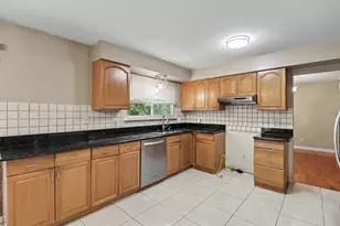 6021 Fairbrook Dr, West Bloomfield, MI 48322 - Photo 10