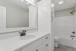 10124 Strawberry Ln, Zeeland, MI 49464 - Photo 26