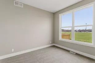 10124 Strawberry Ln, Zeeland, MI 49464 - Photo 22