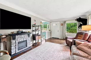 1105 52nd St SE, Kentwood, MI 49508 - Photo 4