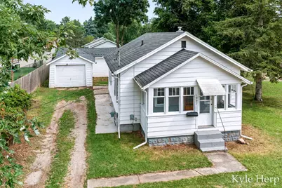 837 E Marshall Street, Hastings, MI 49058 - Photo 2