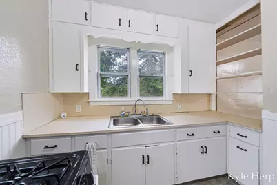 837 E Marshall Street, Hastings, MI 49058 - Photo 16