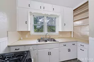 837 E Marshall St, Hastings, MI 49058 - Photo 16