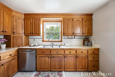 4205 Hillsdale Avenue NE, Grand Rapids, MI 49525 - Photo 14