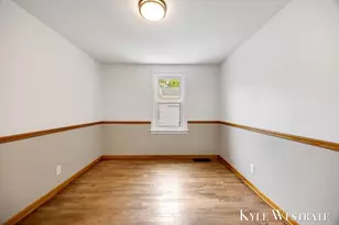 4205 Hillsdale Ave NE, Grand Rapids, MI 49525 - Photo 24