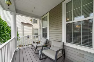 909 Crescent Dr, Monroe, MI 48162 - Photo 2