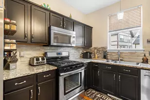 909 Crescent Dr, Monroe, MI 48162 - Photo 8