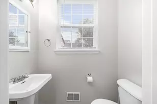 909 Crescent Dr, Monroe, MI 48162 - Photo 16
