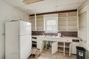 106 Stewart St SW, Grand Rapids, MI 49507 - Photo 8
