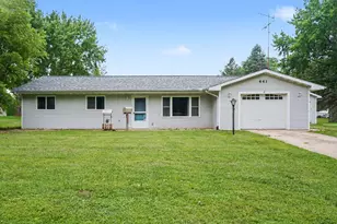 441 Moccasin St, Buchanan, MI 49107 - Photo 1