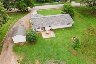 441 Moccasin St, Buchanan, MI 49107 - Photo 6