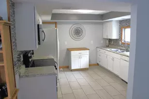 208 Jay St, Saint Charles, MI 48655 - Photo 10