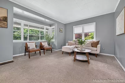 2070 Monroe Avenue NW, Grand Rapids, MI 49505 - Photo 6