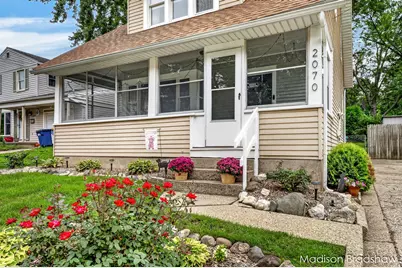 2070 Monroe Avenue NW, Grand Rapids, MI 49505 - Photo 4