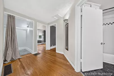 2070 Monroe Avenue NW, Grand Rapids, MI 49505 - Photo 22