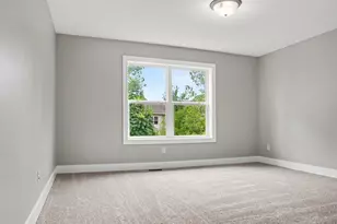 1367 S Village Cir, Kalamazoo, MI 49009 - Photo 12
