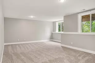 1367 S Village Cir, Kalamazoo, MI 49009 - Photo 22