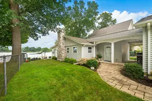 52390 Twin Lakeview Dr, Dowagiac, MI 49047 - Photo 1