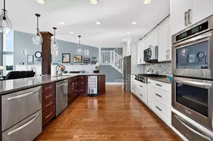 2545 Bay Pointe Dr, Saint Joseph, MI 49085 - Photo 14