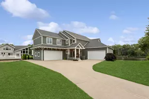 2545 Bay Pointe Dr, Saint Joseph, MI 49085 - Photo 2