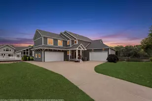 2545 Bay Pointe Dr, Saint Joseph, MI 49085 - Photo 1
