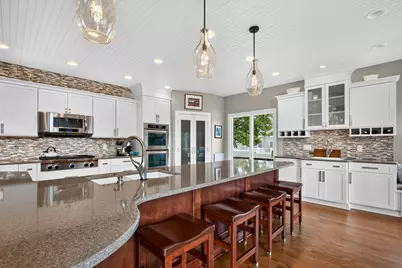 2545 Bay Pointe Drive, Saint Joseph, MI 49085 - Photo 16